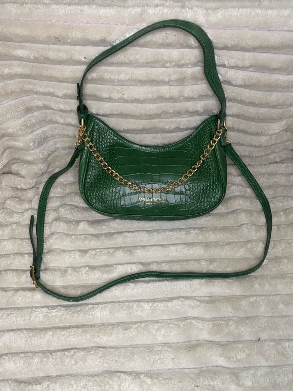 Anna Paola Green Croc-Embossed Shoulder Bag with Gold Chain